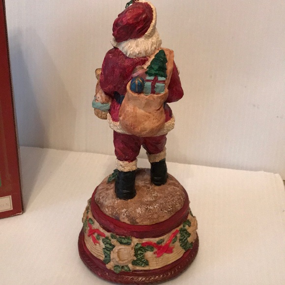 Musical Collectable Santa Figurine by Windsor - Picture 6 of 7